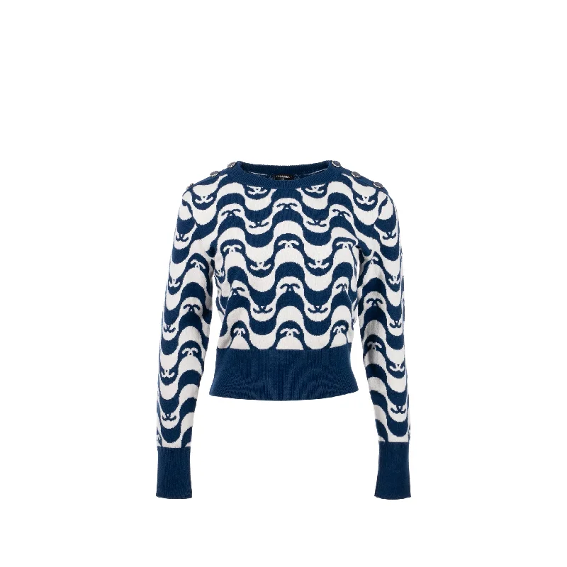 Chanel size 34 cashmere sweater blue/white